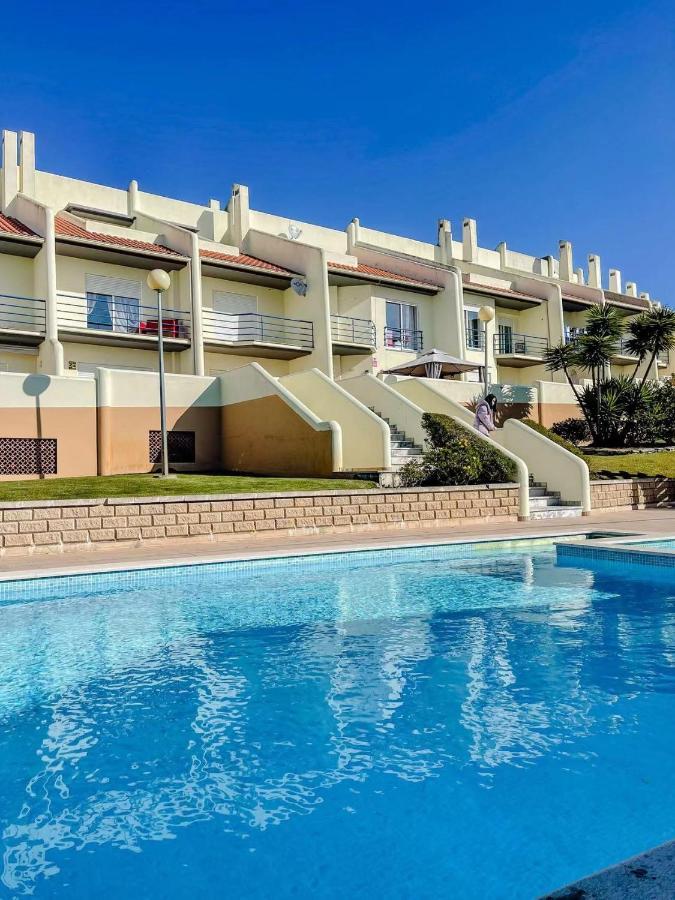 Peniche Master Bedroom With Sea View Balcony, Private Bathroom, Shared Kitchen, Swimming Pool, Surfing Resort Atouguia Da Baleia Zewnętrze zdjęcie